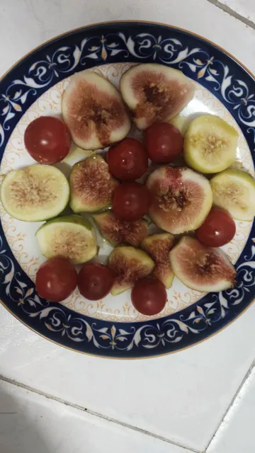 Everyday Fresh Figs, real photo