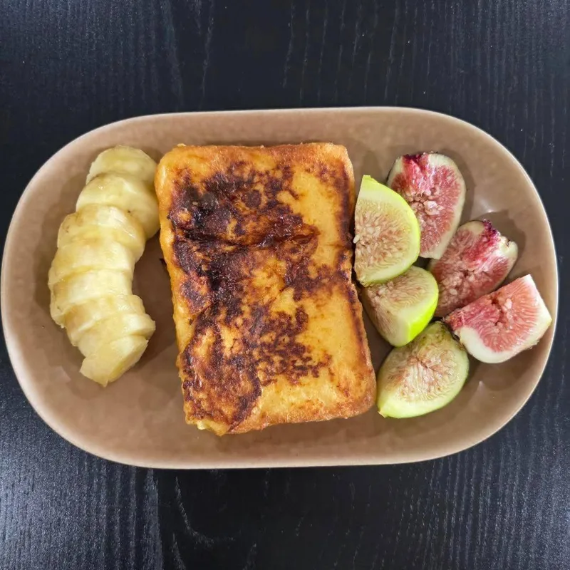 French toast with banana and fresh fig wedges